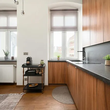 Cozy On The Main Square In By Renters Appartement *